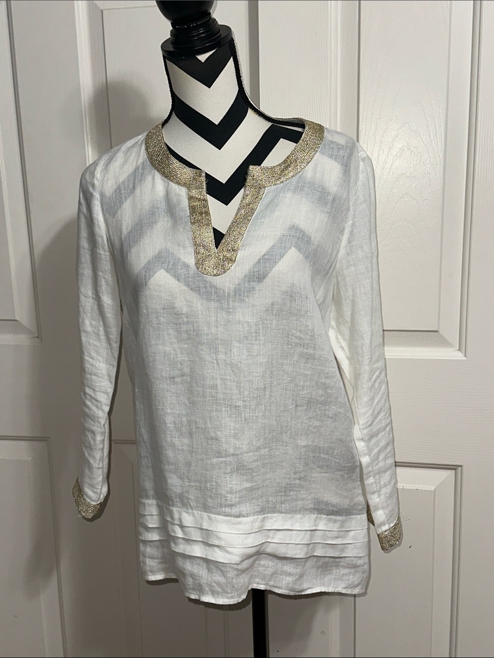 Vineyard Vines White Linen Tunic with Gold Trim